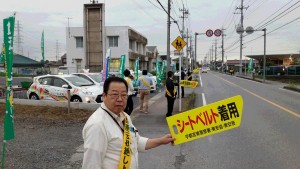 代行車を並べ、安心な代行業者を、アピールしながら活動する様子